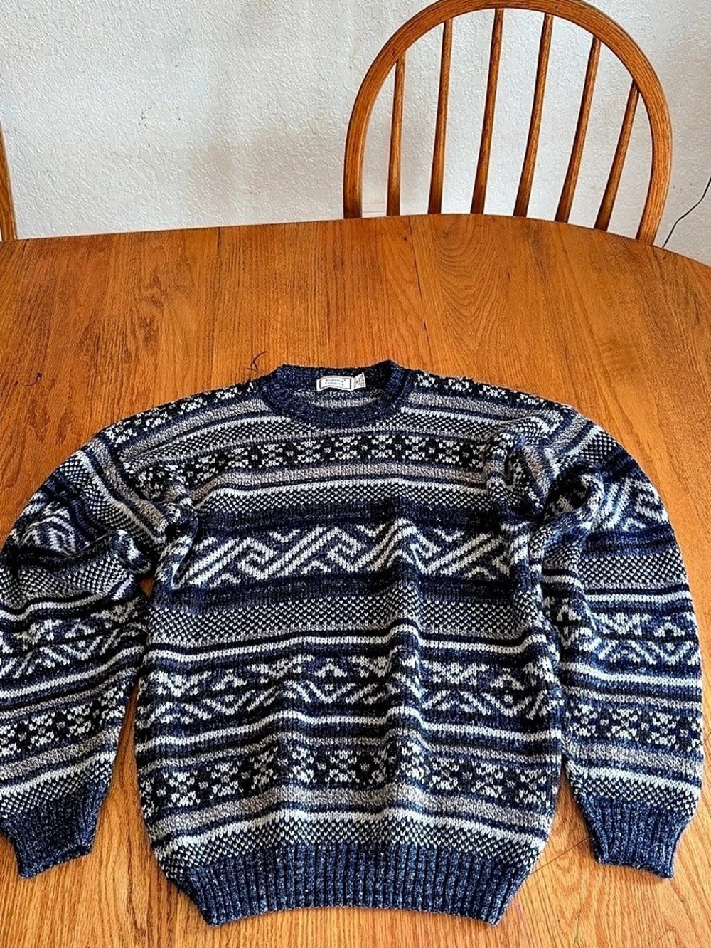 Bugle Boy Company Men's Geometric Wool Sweater Large